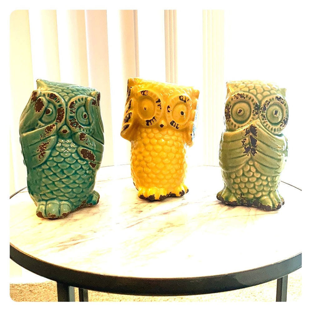 Decor. Three-piece owls.